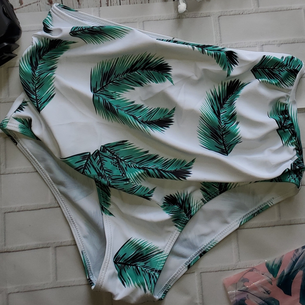 Bathing suit!❤ - Picture 3 of 7